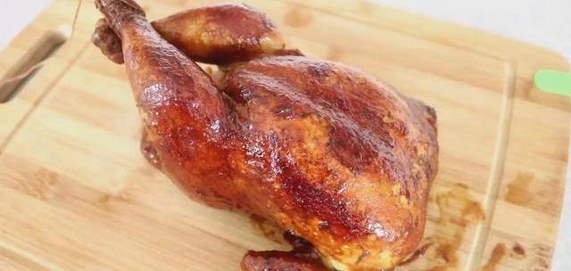 细做法告诉你色香味美鸡肉滑嫩超简单冰球突破豪华版广东正宗豉油鸡做法详(图4)