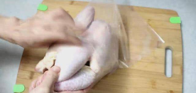 细做法告诉你色香味美鸡肉滑嫩超简单冰球突破豪华版广东正宗豉油鸡做法详(图6)