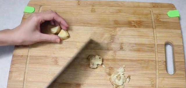 细做法告诉你色香味美鸡肉滑嫩超简单冰球突破豪华版广东正宗豉油鸡做法详(图8)