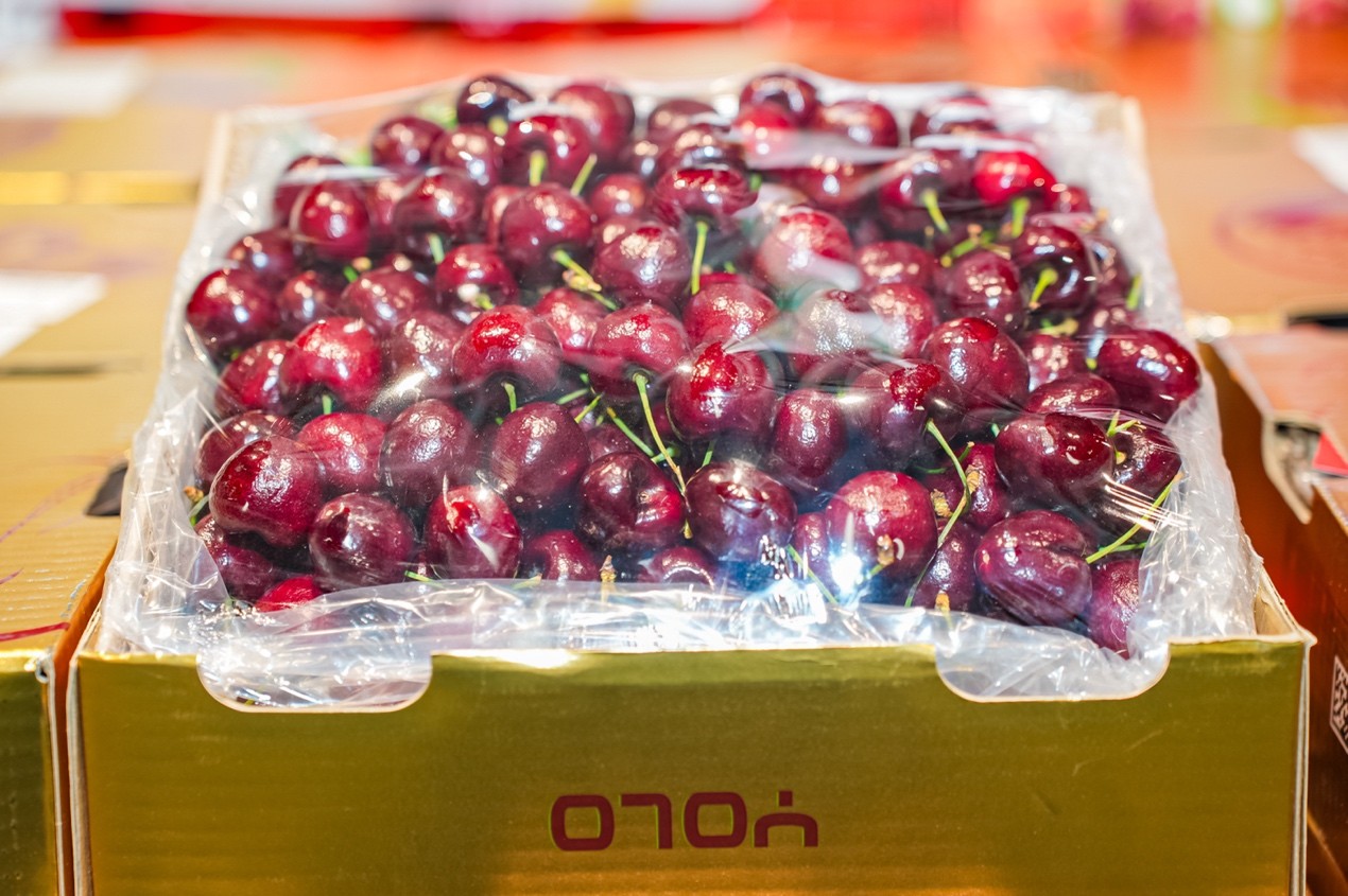 三件85折、线下专享击穿价解锁时令鲜甜冰球突破技巧京东七鲜水果品类日来袭！(图2)